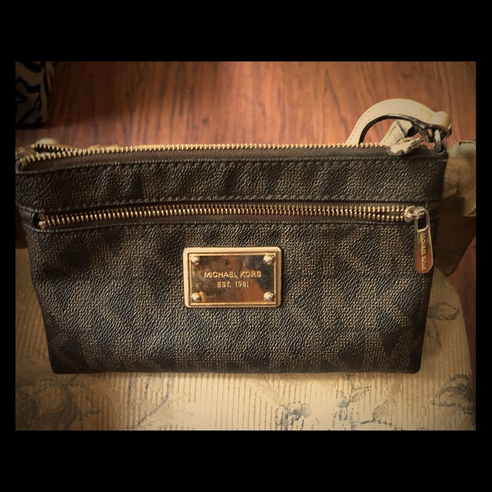 Michael Kors Wristlet